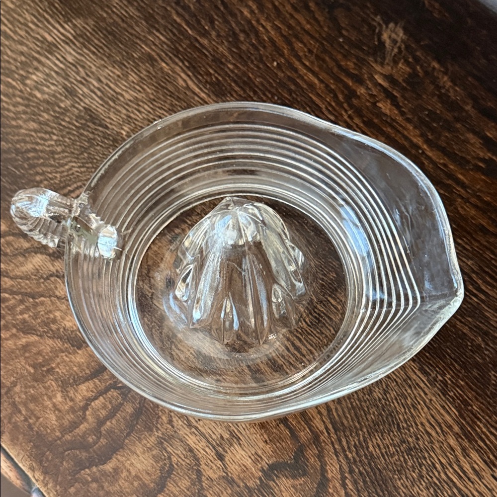 Elegant Clear Glass Citrus Juicer - Picture 3 of 5